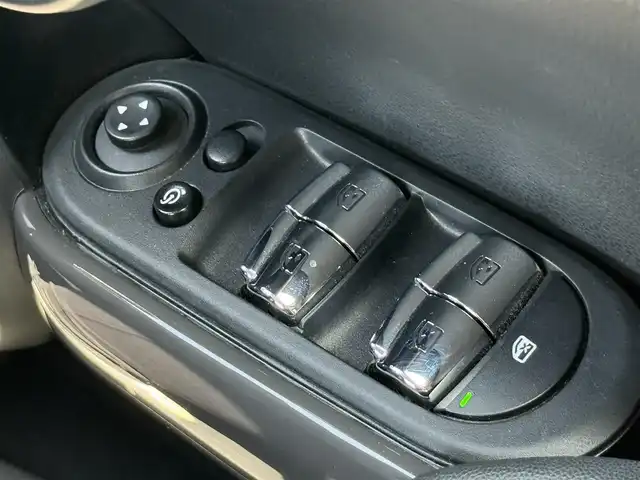 ＭＩＮＩ ミニ クーパー D 静岡県 2021(令3)年 2万km ミッドナイト・ブラック・メタリック ペッパーパッケージ/・ストレージコンパートメントパッケージ/・MINIエキサイトメントパッケージ/・レインセンサー/・ライトパッケージ/・コンフォートアクセスシステム/MINIコネクト/(Bluetooth/USB)/インテリジェントセーフティ/バックカメラ/PDC/ETC/フロアマット/純正15インチアルミホイール/フロントフォグランプ/保証書/取扱説明書/スペアキー