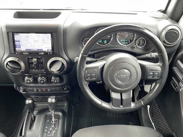 クライスラー・ジープ ジープ ラングラー アンリミテッド スポーツ 山口県 2016(平28)年 7.5万km 白 社外メモリナビ/Ｂｌｕｅｔｏｏｔｈ/フルセグＴＶ/ＨＩＤヘッドライト/リモコンキー/クルーズコントロール/ＥＴＣ/オートエアコン/横滑り防止装置/純正１７インチアルミホイール/背面タイヤ/サイドカメラ/ヒルディセントコントロール/保証書・取説/スペアキー1本