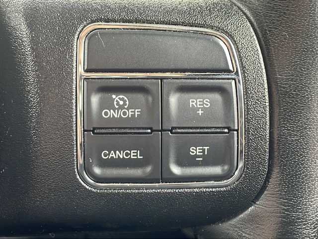 クライスラー・ジープ ジープ ラングラー アンリミテッド スポーツ 山口県 2016(平28)年 7.5万km 白 社外メモリナビ/Ｂｌｕｅｔｏｏｔｈ/フルセグＴＶ/ＨＩＤヘッドライト/リモコンキー/クルーズコントロール/ＥＴＣ/オートエアコン/横滑り防止装置/純正１７インチアルミホイール/背面タイヤ/サイドカメラ/ヒルディセントコントロール/保証書・取説/スペアキー1本