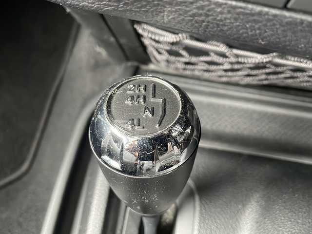 クライスラー・ジープ ジープ ラングラー アンリミテッド スポーツ 山口県 2016(平28)年 7.5万km 白 社外メモリナビ/Ｂｌｕｅｔｏｏｔｈ/フルセグＴＶ/ＨＩＤヘッドライト/リモコンキー/クルーズコントロール/ＥＴＣ/オートエアコン/横滑り防止装置/純正１７インチアルミホイール/背面タイヤ/サイドカメラ/ヒルディセントコントロール/保証書・取説/スペアキー1本