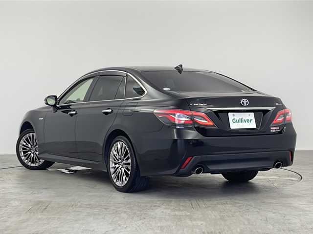トヨタ クラウン ハイブリッド G－エグゼクティブ Four 愛知県 2019(平31)年 3.5万km プレシャスブラックパール /禁煙//4WD//メーカーナビ//AM/FM/CD/DVD/BD/BT/フルセグ//バックカメラ//ETC//Toyota Safety Sense//プリクラッシュセーフティ//レーントーシングアシスト//レーダークルーズコントロール//ロードサインアシスト//オートハイビーム//ブラインドスポットモニター//パーキングサポートブレーキ//リヤクロストラフィックアラート//先行車発進告知//インテリジェントクリアランスソナー//デジタルインナーミラー//AC100V//カラーヘッドアップディスプレイ//純正18インチAW//本革シート//前席パワーシート//前席シートヒーター、エアシート//三眼LEDヘッドライト//オートライト//フォグランプ//電動格納ウィンカーミラー//センターデフロック//電動パーキングブレーキ//ブレーキホールド//ドライブモード//SPORT/NORMAL/ECO//プッシュスタート//スマートキー//スペアキー//横滑り防止装置//nanoe//リヤサンシェード//純正フロアマット//純正ドアバイザー