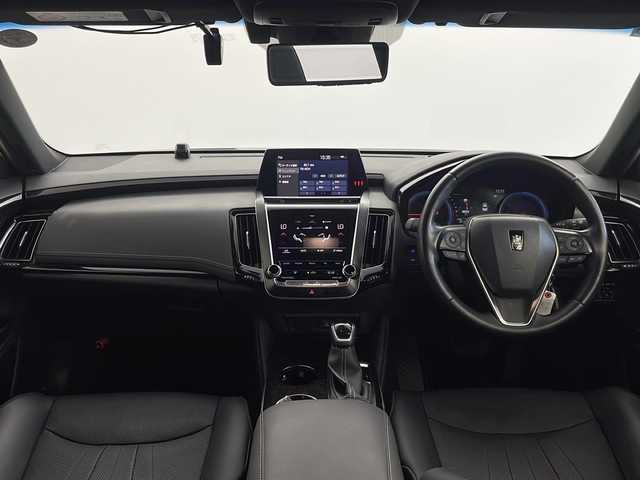 トヨタ クラウン ハイブリッド G－エグゼクティブ Four 愛知県 2019(平31)年 3.5万km プレシャスブラックパール /禁煙//4WD//メーカーナビ//AM/FM/CD/DVD/BD/BT/フルセグ//バックカメラ//ETC//Toyota Safety Sense//プリクラッシュセーフティ//レーントーシングアシスト//レーダークルーズコントロール//ロードサインアシスト//オートハイビーム//ブラインドスポットモニター//パーキングサポートブレーキ//リヤクロストラフィックアラート//先行車発進告知//インテリジェントクリアランスソナー//デジタルインナーミラー//AC100V//カラーヘッドアップディスプレイ//純正18インチAW//本革シート//前席パワーシート//前席シートヒーター、エアシート//三眼LEDヘッドライト//オートライト//フォグランプ//電動格納ウィンカーミラー//センターデフロック//電動パーキングブレーキ//ブレーキホールド//ドライブモード//SPORT/NORMAL/ECO//プッシュスタート//スマートキー//スペアキー//横滑り防止装置//nanoe//リヤサンシェード//純正フロアマット//純正ドアバイザー
