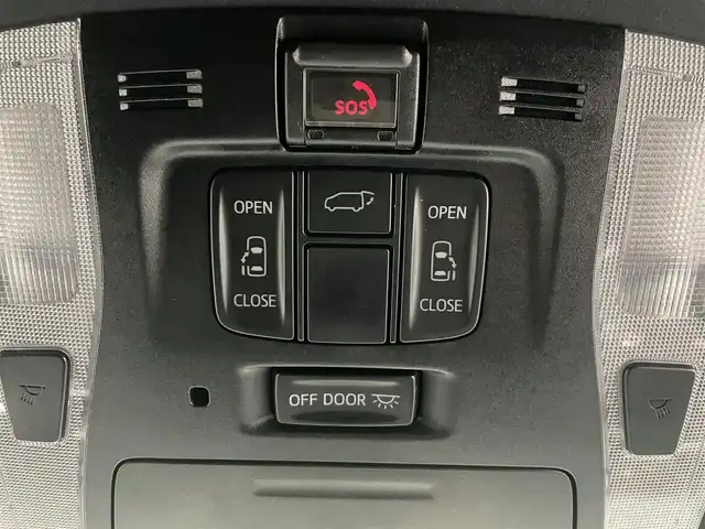 トヨタ ヴェルファイア Z ゴールデンアイズ 鹿児島県 2020(令2)年 6.1万km ブラック 純正ナビ機能付きディスプレイオーディオ/(Bluetooth.AppleCarPlay.AndroidAuto.CD.DVD)/バックカメラ/トヨタセーフティセンス/　・クルーズコントロール(追従走行あり)/　・レーンキープアシスト/　・プリクラッシュセーフティ/　・先行車発進お知らせ機能/フリップダウンモニター/両側パワースライドドア/パワーバックドア/オットマン/前後コーナーセンサー/ETC/純正フロアマット/純正アルミホイール/LEDヘッドライト/電動格納ミラー/ステアリングリモコン