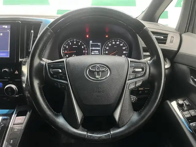 トヨタ ヴェルファイア Z ゴールデンアイズ 鹿児島県 2020(令2)年 6.1万km ブラック 純正ナビ機能付きディスプレイオーディオ/(Bluetooth.AppleCarPlay.AndroidAuto.CD.DVD)/バックカメラ/トヨタセーフティセンス/　・クルーズコントロール(追従走行あり)/　・レーンキープアシスト/　・プリクラッシュセーフティ/　・先行車発進お知らせ機能/フリップダウンモニター/両側パワースライドドア/パワーバックドア/オットマン/前後コーナーセンサー/ETC/純正フロアマット/純正アルミホイール/LEDヘッドライト/電動格納ミラー/ステアリングリモコン