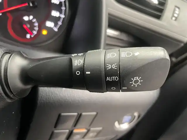 トヨタ ヴェルファイア Z ゴールデンアイズ 鹿児島県 2020(令2)年 6.1万km ブラック 純正ナビ機能付きディスプレイオーディオ/(Bluetooth.AppleCarPlay.AndroidAuto.CD.DVD)/バックカメラ/トヨタセーフティセンス/　・クルーズコントロール(追従走行あり)/　・レーンキープアシスト/　・プリクラッシュセーフティ/　・先行車発進お知らせ機能/フリップダウンモニター/両側パワースライドドア/パワーバックドア/オットマン/前後コーナーセンサー/ETC/純正フロアマット/純正アルミホイール/LEDヘッドライト/電動格納ミラー/ステアリングリモコン