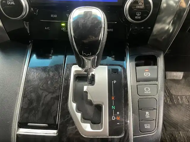 トヨタ ヴェルファイア Z ゴールデンアイズ 鹿児島県 2020(令2)年 6.1万km ブラック 純正ナビ機能付きディスプレイオーディオ/(Bluetooth.AppleCarPlay.AndroidAuto.CD.DVD)/バックカメラ/トヨタセーフティセンス/　・クルーズコントロール(追従走行あり)/　・レーンキープアシスト/　・プリクラッシュセーフティ/　・先行車発進お知らせ機能/フリップダウンモニター/両側パワースライドドア/パワーバックドア/オットマン/前後コーナーセンサー/ETC/純正フロアマット/純正アルミホイール/LEDヘッドライト/電動格納ミラー/ステアリングリモコン