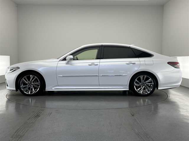 トヨタ クラウン ハイブリッド RS アドバンス 愛知県 2022(令4)年 5.1万km プレシャスホワイトパール 後期型　純正１２．３型ナビ　全方位カメラ　禁煙　デジタルインナーミラー　全周囲ドラレコ　黒革　セーフティセンス　衝突軽減　追従クルコン　ＢＳＭ　フルセグＴＶ　ＤＶＤ　ＡＣ１００Ｖ　シートヒータ　ＥＴＣ2.0 コーナーセンサー　パワーシート　オートハイビーム　LEDオートライト　フォグランプ　