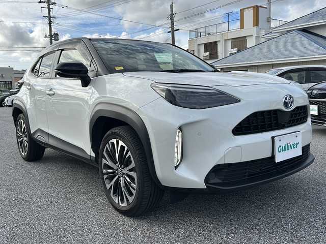 トヨタ ヤリスクロス ハイブリッド Z 沖縄県 2021(令3)年 1.8万km ブラックマイカ/ホワイトパールクリスタルシャイン 2トーン 純正ＤＡナビ（フルセグＴＶ）　/全方位カメラ　/前後ドラレコ　/ビルトインＥＴＣ　/ＡＣＣ　/コーナーセンサー　/ＰＣＳ　/ＬＴＡ　/ＢＳＭ　/ＰＫＳＢ　/ＲＣＴＡ　/ハーフレザー　/シートヒーター　/パワーシート　/ＬＥＤ