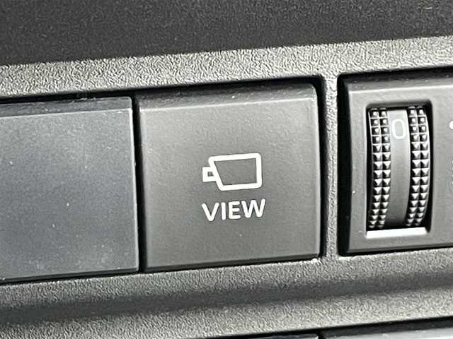 トヨタ ヤリスクロス ハイブリッド Z 沖縄県 2021(令3)年 1.8万km ブラックマイカ/ホワイトパールクリスタルシャイン 2トーン 純正ＤＡナビ（フルセグＴＶ）　/全方位カメラ　/前後ドラレコ　/ビルトインＥＴＣ　/ＡＣＣ　/コーナーセンサー　/ＰＣＳ　/ＬＴＡ　/ＢＳＭ　/ＰＫＳＢ　/ＲＣＴＡ　/ハーフレザー　/シートヒーター　/パワーシート　/ＬＥＤ