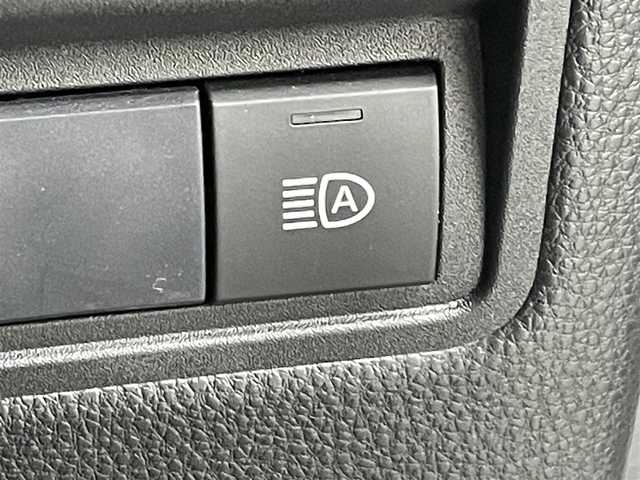 トヨタ ヤリスクロス ハイブリッド Z 沖縄県 2021(令3)年 1.8万km ブラックマイカ/ホワイトパールクリスタルシャイン 2トーン 純正ＤＡナビ（フルセグＴＶ）　/全方位カメラ　/前後ドラレコ　/ビルトインＥＴＣ　/ＡＣＣ　/コーナーセンサー　/ＰＣＳ　/ＬＴＡ　/ＢＳＭ　/ＰＫＳＢ　/ＲＣＴＡ　/ハーフレザー　/シートヒーター　/パワーシート　/ＬＥＤ