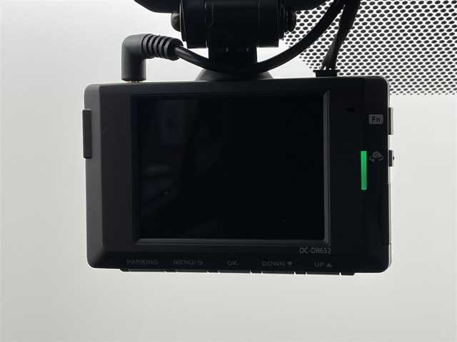 トヨタ ヤリスクロス ハイブリッド Z 沖縄県 2021(令3)年 1.8万km ブラックマイカ/ホワイトパールクリスタルシャイン 2トーン 純正ＤＡナビ（フルセグＴＶ）　/全方位カメラ　/前後ドラレコ　/ビルトインＥＴＣ　/ＡＣＣ　/コーナーセンサー　/ＰＣＳ　/ＬＴＡ　/ＢＳＭ　/ＰＫＳＢ　/ＲＣＴＡ　/ハーフレザー　/シートヒーター　/パワーシート　/ＬＥＤ