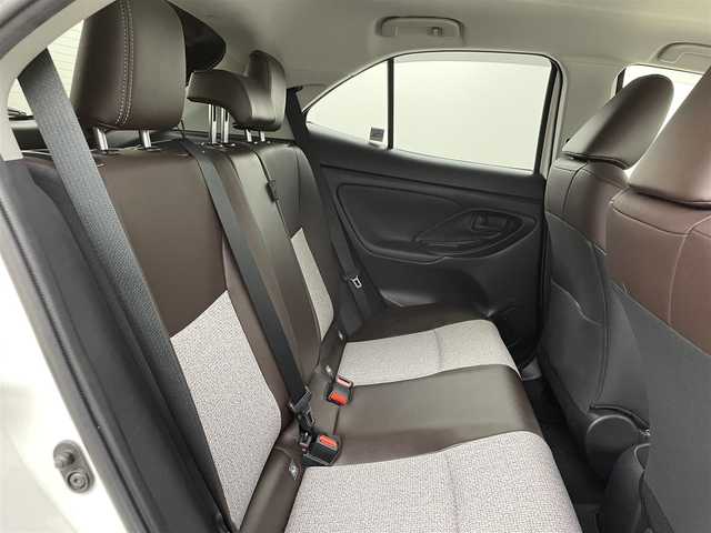 トヨタ ヤリスクロス ハイブリッド Z 沖縄県 2021(令3)年 1.8万km ブラックマイカ/ホワイトパールクリスタルシャイン 2トーン 純正ＤＡナビ（フルセグＴＶ）　/全方位カメラ　/前後ドラレコ　/ビルトインＥＴＣ　/ＡＣＣ　/コーナーセンサー　/ＰＣＳ　/ＬＴＡ　/ＢＳＭ　/ＰＫＳＢ　/ＲＣＴＡ　/ハーフレザー　/シートヒーター　/パワーシート　/ＬＥＤ