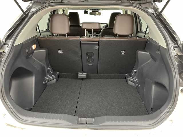 トヨタ ヤリスクロス ハイブリッド Z 沖縄県 2021(令3)年 1.8万km ブラックマイカ/ホワイトパールクリスタルシャイン 2トーン 純正ＤＡナビ（フルセグＴＶ）　/全方位カメラ　/前後ドラレコ　/ビルトインＥＴＣ　/ＡＣＣ　/コーナーセンサー　/ＰＣＳ　/ＬＴＡ　/ＢＳＭ　/ＰＫＳＢ　/ＲＣＴＡ　/ハーフレザー　/シートヒーター　/パワーシート　/ＬＥＤ