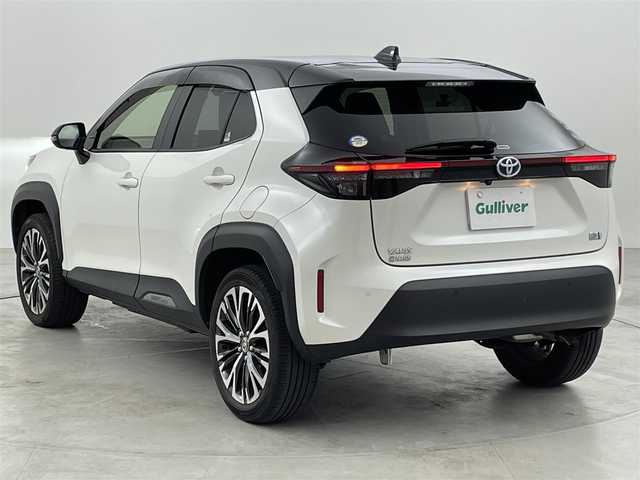 トヨタ ヤリスクロス ハイブリッド Z 沖縄県 2021(令3)年 1.8万km ブラックマイカ/ホワイトパールクリスタルシャイン 2トーン 純正ＤＡナビ（フルセグＴＶ）　/全方位カメラ　/前後ドラレコ　/ビルトインＥＴＣ　/ＡＣＣ　/コーナーセンサー　/ＰＣＳ　/ＬＴＡ　/ＢＳＭ　/ＰＫＳＢ　/ＲＣＴＡ　/ハーフレザー　/シートヒーター　/パワーシート　/ＬＥＤ