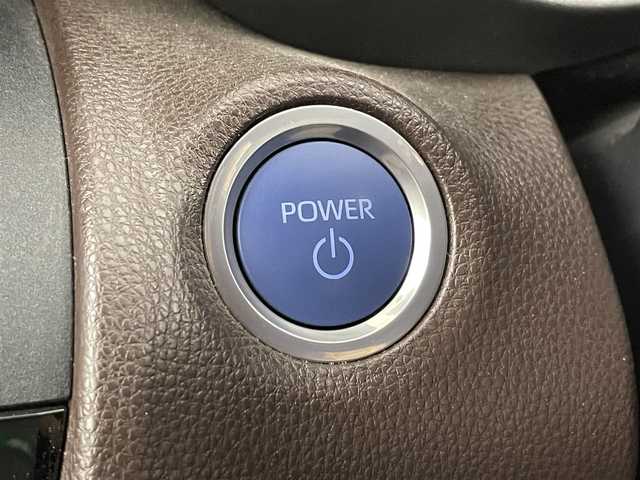 トヨタ ヤリスクロス ハイブリッド Z 沖縄県 2021(令3)年 1.8万km ブラックマイカ/ホワイトパールクリスタルシャイン 2トーン 純正ＤＡナビ（フルセグＴＶ）　/全方位カメラ　/前後ドラレコ　/ビルトインＥＴＣ　/ＡＣＣ　/コーナーセンサー　/ＰＣＳ　/ＬＴＡ　/ＢＳＭ　/ＰＫＳＢ　/ＲＣＴＡ　/ハーフレザー　/シートヒーター　/パワーシート　/ＬＥＤ