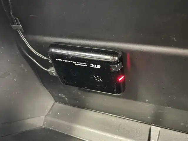 ダイハツ トール カスタムG 大分県 2021(令3)年 7.1万km ブラックマイカメタリック ワンオーナー/スマートアシスト/・衝突回避支援ブレーキ機能（対車両・対歩行者［昼夜］）/・衝突警報機能（対車両・対歩行者［昼夜］）/・ブレーキ制御付誤発進抑制機能(前方・後方)/・車線逸脱警報機能/・路側逸脱警報機能/・ふらつき警報/・先行車発進お知らせ機能/・ADB（アダプティブドライビングビーム）/・サイドビューランプ/・標識認識機能（進入禁止/最高速度/一時停止)/全車速追従機能付ACC/（アダプティブクルーズコントロール）/＋電動パーキングブレーキ（オートホールド機能付）/パノラミックビュー モニター/純正9型ナビ　型式：ALNMZ-YX9ZD/【フルセグTV、DVD再生可、BT対応、USB】/ステアリングスイッチ/ナビ連動ドライブレコーダー（前方）/ETC/両側電動スライドドア/ハーフレザーシート/・前席シートヒーター/アイドリングストップ/横滑り防止装置/電動格納ミラー/純正フロアマット/オートライト/LEDヘッドライト/LEDフォグ/純正14インチアルミホイール/保証書、取説、スペアキー有り