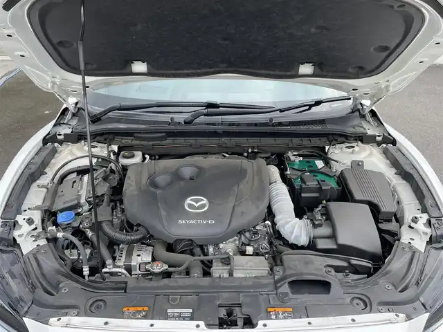 マツダ マツダ６セダン XD Lパッケージ 群馬県 2019(令1)年 4万km スノーフレイクホワイトパールマイカ サンルーフ/純正8インチナビ/フルセグTV・Bluetooth・CD・DVD/BOSEサウンドシステム/全周囲モニター/ETC2.0/スマートシティブレーキサポート/レーダークルーズコントロール/前後コーナーセンサー/ブラインドスポットモニター/交通標識認識システム/レーンキープアシスト/パーキングセンサー/電動パーキングブレーキ/シートヒーター完備/エアシートD/N席/パワーシートD/N席/ステアリングヒーター/ツインターボエンジン/純正19インチAW/オートLEDヘッドライト/革巻きステアリング/パドルシフト
