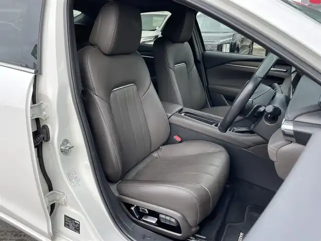 マツダ マツダ６セダン XD Lパッケージ 群馬県 2019(令1)年 4万km スノーフレイクホワイトパールマイカ サンルーフ/純正8インチナビ/フルセグTV・Bluetooth・CD・DVD/BOSEサウンドシステム/全周囲モニター/ETC2.0/スマートシティブレーキサポート/レーダークルーズコントロール/前後コーナーセンサー/ブラインドスポットモニター/交通標識認識システム/レーンキープアシスト/パーキングセンサー/電動パーキングブレーキ/シートヒーター完備/エアシートD/N席/パワーシートD/N席/ステアリングヒーター/ツインターボエンジン/純正19インチAW/オートLEDヘッドライト/革巻きステアリング/パドルシフト