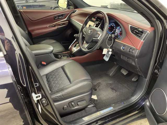 トヨタ ハリアー プレミアム 長崎県 2017(平29)年 2.6万km スパークリングブラックパールクリスタルシャイン 社外メモリナビ/ ECLIPSE/ AVN-Z05iW/フルセグテレビ/バックカメラ/Bluetooth接続/ミュージックサーバー/レーンディバーチャーアラート/ナノイー/電格ミラー/オートリトラミラー/LEDフォグ/ステアリングリモコン/ドアバイザー