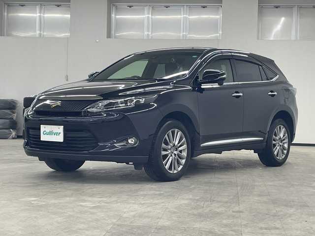 トヨタ ハリアー プレミアム 長崎県 2017(平29)年 2.6万km スパークリングブラックパールクリスタルシャイン 社外メモリナビ/ ECLIPSE/ AVN-Z05iW/フルセグテレビ/バックカメラ/Bluetooth接続/ミュージックサーバー/レーンディバーチャーアラート/ナノイー/電格ミラー/オートリトラミラー/LEDフォグ/ステアリングリモコン/ドアバイザー