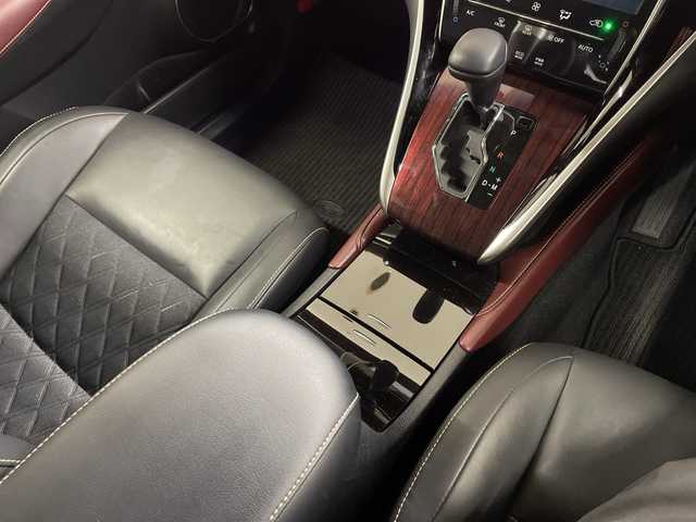 トヨタ ハリアー プレミアム 長崎県 2017(平29)年 2.6万km スパークリングブラックパールクリスタルシャイン 社外メモリナビ/ ECLIPSE/ AVN-Z05iW/フルセグテレビ/バックカメラ/Bluetooth接続/ミュージックサーバー/レーンディバーチャーアラート/ナノイー/電格ミラー/オートリトラミラー/LEDフォグ/ステアリングリモコン/ドアバイザー