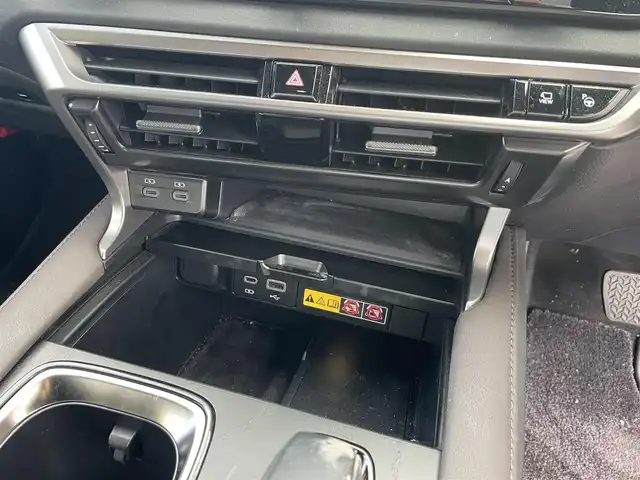 レクサス ＲＸ 450h+ バージョンL 富山県 2023(令5)年 2.9万km グラファイトブラックガラスフレーク 4WD/パノラマルーフ/ルーフレール/純正SDナビ（ディスプレイオーディオ）/プレミアムサウンド/フルセグTV/セーフティーシステムプラス/ブラインドスポットモニター/パーキングサポートブレーキ/パノラミックビューモニター/ドライブレコーダー前後方向/デジタルインナーミラー/パドルシフト/パワーシート　(D＋N席）/ポジションメモリー　(D＋N席）/シートヒーター全席/レザーシート/電動リアゲート/ETC2.0/純正AW/スマートキー×2