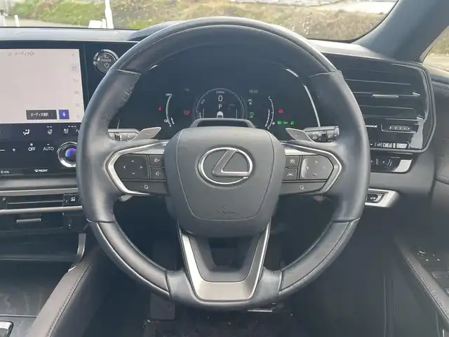 レクサス ＲＸ 450h+ バージョンL 富山県 2023(令5)年 2.9万km グラファイトブラックガラスフレーク 4WD/パノラマルーフ/ルーフレール/純正SDナビ（ディスプレイオーディオ）/プレミアムサウンド/フルセグTV/セーフティーシステムプラス/ブラインドスポットモニター/パーキングサポートブレーキ/パノラミックビューモニター/ドライブレコーダー前後方向/デジタルインナーミラー/パドルシフト/パワーシート　(D＋N席）/ポジションメモリー　(D＋N席）/シートヒーター全席/レザーシート/電動リアゲート/ETC2.0/純正AW/スマートキー×2