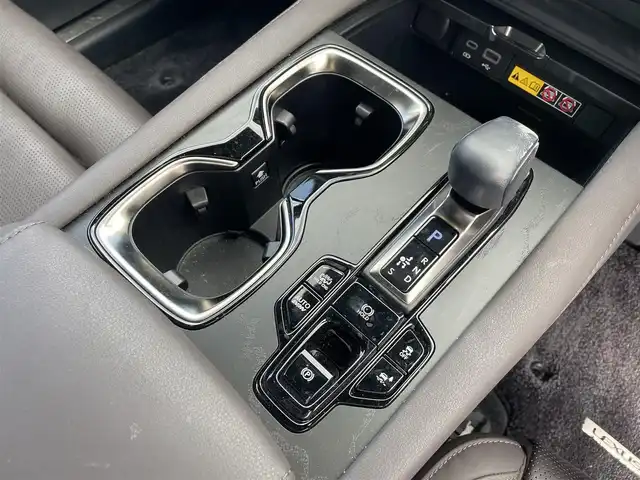 レクサス ＲＸ 450h+ バージョンL 富山県 2023(令5)年 2.9万km グラファイトブラックガラスフレーク 4WD/パノラマルーフ/ルーフレール/純正SDナビ（ディスプレイオーディオ）/プレミアムサウンド/フルセグTV/セーフティーシステムプラス/ブラインドスポットモニター/パーキングサポートブレーキ/パノラミックビューモニター/ドライブレコーダー前後方向/デジタルインナーミラー/パドルシフト/パワーシート　(D＋N席）/ポジションメモリー　(D＋N席）/シートヒーター全席/レザーシート/電動リアゲート/ETC2.0/純正AW/スマートキー×2