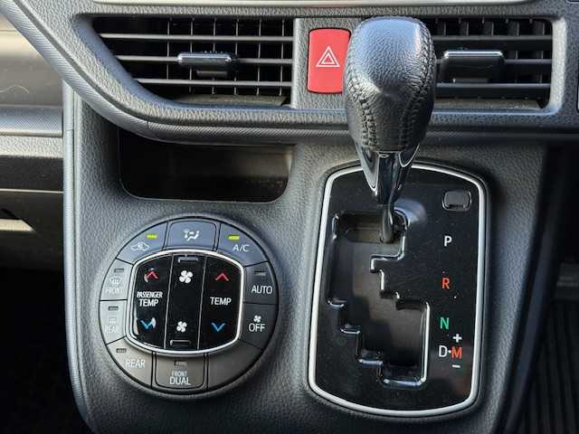 トヨタ ノア Si 長野県 2015(平27)年 5.6万km ボルドーマイカメタリック 純正ナビ/（FM/AM/BTフルセグ） /片側パワースライドドア /スマートキー /LEDヘッドライト /オートライト /バックカメラ /アイドリングストップ /プッシュスタート /横滑り防止装置 /純正フロアマット/純正アルミホイール/保証書・取扱説明書