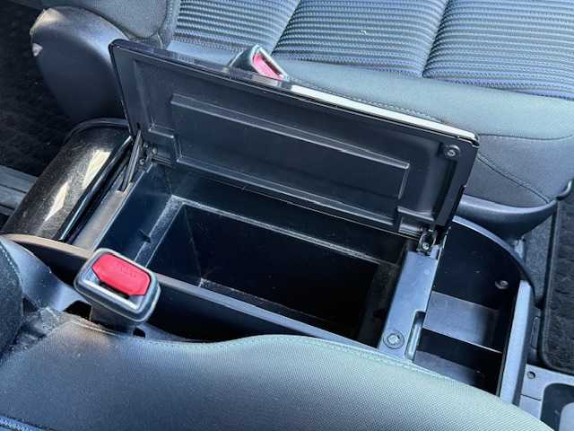 トヨタ ノア Si 長野県 2015(平27)年 5.6万km ボルドーマイカメタリック 純正ナビ/（FM/AM/BTフルセグ） /片側パワースライドドア /スマートキー /LEDヘッドライト /オートライト /バックカメラ /アイドリングストップ /プッシュスタート /横滑り防止装置 /純正フロアマット/純正アルミホイール/保証書・取扱説明書