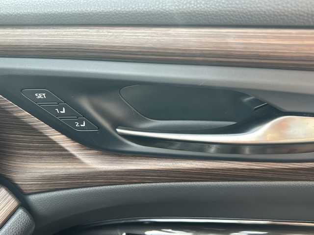 トヨタ クラウン Z 長野県 2024(令6)年 0.5万km プレシャスブラックパール ・純正12インチディスプレイオーディオ/Bluetooth/・全方位カメラ/・ビルトインETC/・ワンオーナー/・モデリスタ【F/S/R】/・トヨタセーフティセンス/・レーダークルーズコントロール/・レーンキープアシスト/・オートマチックハイビーム/・ブラインドスポットモニター/・後席マッサージ付き/・シートヒーター(全席)/・エアーシート(全席)/・コーナーセンサー(前後)/・パドルシフト/・全席イージークローザードア付き/・ステアリングリモコン/・ステアリングヒーター/・純正20インチアルミホイール/・置くだけ充電/・電動リアサンシェード/・ヘッドアップディスプレイ/・パワートランク/・デジタルインナーミラー/・ウィンカーミラー/・電動格納ミラー/・スマートキー/・エンジンプッシュスタート/・スペアキー/・フロアマット