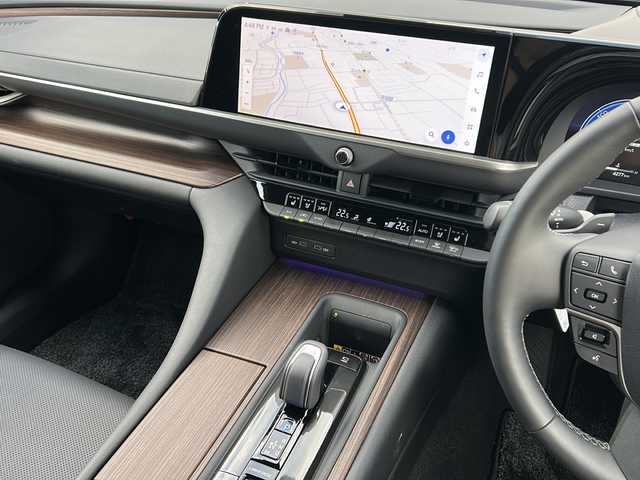 トヨタ クラウン Z 長野県 2024(令6)年 0.5万km プレシャスブラックパール ・純正12インチディスプレイオーディオ/Bluetooth/・全方位カメラ/・ビルトインETC/・ワンオーナー/・モデリスタ【F/S/R】/・トヨタセーフティセンス/・レーダークルーズコントロール/・レーンキープアシスト/・オートマチックハイビーム/・ブラインドスポットモニター/・後席マッサージ付き/・シートヒーター(全席)/・エアーシート(全席)/・コーナーセンサー(前後)/・パドルシフト/・全席イージークローザードア付き/・ステアリングリモコン/・ステアリングヒーター/・純正20インチアルミホイール/・置くだけ充電/・電動リアサンシェード/・ヘッドアップディスプレイ/・パワートランク/・デジタルインナーミラー/・ウィンカーミラー/・電動格納ミラー/・スマートキー/・エンジンプッシュスタート/・スペアキー/・フロアマット