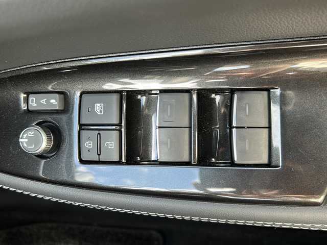 トヨタ クラウン Z 長野県 2024(令6)年 0.5万km プレシャスブラックパール ・純正12インチディスプレイオーディオ/Bluetooth/・全方位カメラ/・ビルトインETC/・ワンオーナー/・モデリスタ【F/S/R】/・トヨタセーフティセンス/・レーダークルーズコントロール/・レーンキープアシスト/・オートマチックハイビーム/・ブラインドスポットモニター/・後席マッサージ付き/・シートヒーター(全席)/・エアーシート(全席)/・コーナーセンサー(前後)/・パドルシフト/・全席イージークローザードア付き/・ステアリングリモコン/・ステアリングヒーター/・純正20インチアルミホイール/・置くだけ充電/・電動リアサンシェード/・ヘッドアップディスプレイ/・パワートランク/・デジタルインナーミラー/・ウィンカーミラー/・電動格納ミラー/・スマートキー/・エンジンプッシュスタート/・スペアキー/・フロアマット