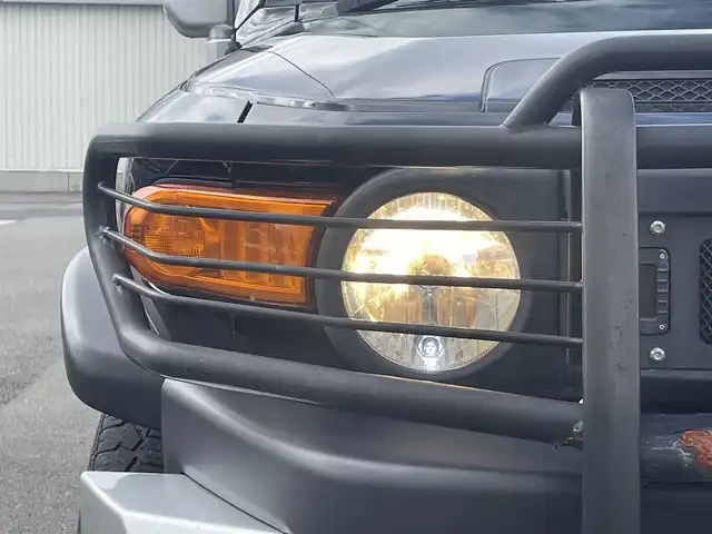 トヨタ ＦＪクルーザー カラーパッケージ 山形県 2010(平22)年 11.1万km ブラック/ホワイト 4WD/純正HDDナビ/　　【CD/DVD/BT/フルセグ/AUX】/バックカメラ/クルーズコントロール/HIDヘッドライト/20インチアルミ/ルーフレール/パークセンサー/ステアリングスイッチ/ETC