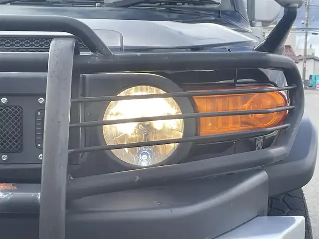 トヨタ ＦＪクルーザー カラーパッケージ 山形県 2010(平22)年 11.1万km ブラック/ホワイト 4WD/純正HDDナビ/　　【CD/DVD/BT/フルセグ/AUX】/バックカメラ/クルーズコントロール/HIDヘッドライト/20インチアルミ/ルーフレール/パークセンサー/ステアリングスイッチ/ETC