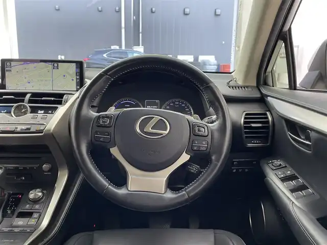 レクサス ＮＸ 300h Iパッケージ 滋賀県 2018(平30)年 8.3万km ソニッククォーツ 純正10.3型ナビ/（CD/DVD/Blu-ray/BT/フルセグTV/SD/USB/AUX）/プリクラッシュセーフティ/レーダークルーズコントロール/レーンディパーチャーアラート/オートマチックハイビーム/モデリスタエアロ（F/S/R）/バックカメラ/ビルトインETC/ドライブレコーダー/レザーシート/前席シートヒーター/ステアリングヒーター/パワーバックドア/パドルシフト/LEDヘッドライト/社外フロアマット/純正18インチAW