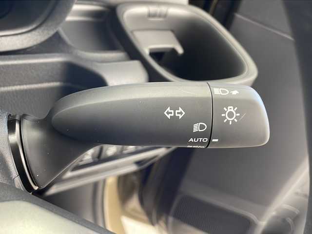 トヨタ シエンタ ハイブリッド Z 鹿児島県 2025(令7)年 0.1千km ベージュ 純正ディスプレイオーディオ/(BT/AM/FM/Applecarplay/Androidauto/フルセグTV)/トヨタセーフティセンス/プリクラッシュセーフティ/レーンディパーチャアラート/先行車発進お知らせ機能/ロードサインアシスト/レーダークルーズコントロール/オートマチックハイビーム/Miracast/ブラインドスポットモニター/ビルトインETC/革巻ステアリング/ステアリングスイッチ/ステアリングヒーター/オートリトラミラー/後席ロールサンシェード/保証書/取扱説明書