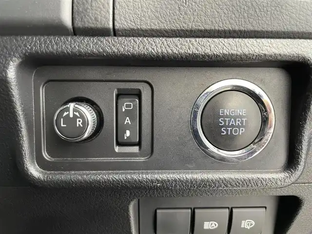 トヨタ ランドクルーザー プラド TX Lパッケージ 富山県 2019(平31)年 4.3万km パール 4WD/モデリスタエアロ/社外ディスプレイオーディオ（CD/DVD/BT）/バックカメラ/黒革シート/レーダークルーズコントロール/衝突被害軽減ブレーキ/クリアランスソナー/レーンキープアシスト/前席パワーシート/前席シートヒーター/エアシート/LEDヘッドライト/オートライト/ラゲッジマット/プッシュスタート/純正フロアマット