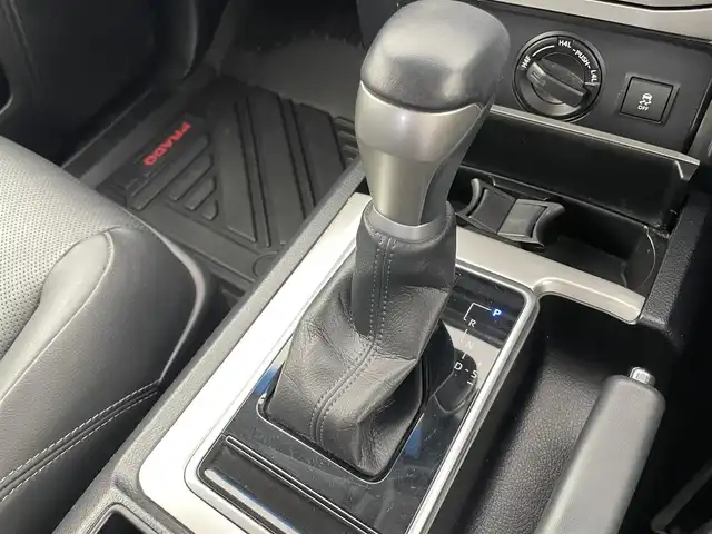 トヨタ ランドクルーザー プラド TX Lパッケージ 富山県 2019(平31)年 4.3万km パール 4WD/モデリスタエアロ/社外ディスプレイオーディオ（CD/DVD/BT）/バックカメラ/黒革シート/レーダークルーズコントロール/衝突被害軽減ブレーキ/クリアランスソナー/レーンキープアシスト/前席パワーシート/前席シートヒーター/エアシート/LEDヘッドライト/オートライト/ラゲッジマット/プッシュスタート/純正フロアマット