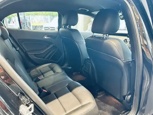 メルセデス・ベンツ ＧＬＡ２２０ 4マチック 大阪府 2019(平31)年 4.1万km コスモスブラック レーダーセーフティP/純正ナビ/バックカメラ/ＴＶ/applecarplay/純正18インチAW/LEDヘッドライト/ACC/ブラインドスポット/電動リアゲート/クリアランスソナー/黒革/シートヒーター/パドルシフト/ルーフレール/ETC/ドラレコ