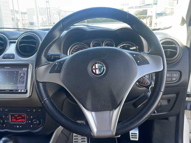 アルファロメオ ミト スプリント 福島県 2014(平26)年 11.1万km ベージュ 社外メモリーナビ/・型番：AVIC-MRZ099/・フルセグTV/BT/SD/CD/DVD/USB/iPod/FM/AM/・バックカメラ/・ETC/・前方ドライブレコーダー/革張りステアリング/・ステアリングスイッチ/・パドルシフト/レザーシート/電動格納ミラー/MTモード付AT/シガーライター/後方コーナーセンサー/ハロゲンヘッドライト/・フォグランプ/純正フロアマット/積込み冬タイヤ溝5mm/・195/55R16/・AGAホイール/スペアキー1本/ワンオーナー