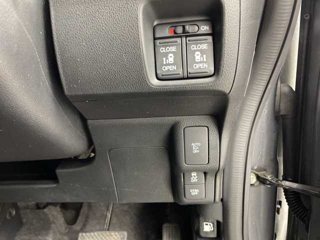 ホンダ Ｎ ＢＯＸ カスタム G SSパッケージ 熊本県 2016(平28)年 7.7万km シャイニンググレーM 純正7インチナビ（VXM-174VFXi）/フルセグTV/Bluetooth/バックカメラ/両側パワースライドドア/シティブレーキアクティブシステム/前席シートひたー/HIDヘッドライト/社外ドラレコ/ステアリングリモコン/スマートキー/プッシュスタート