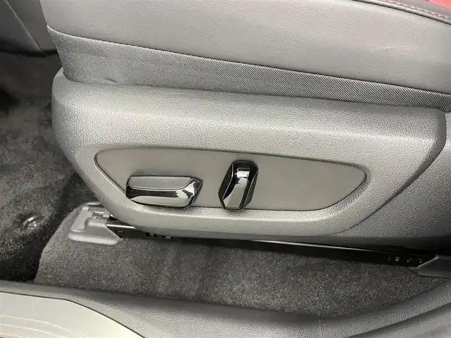 レクサス ＮＸ 350h バージョンL 福井県 2023(令5)年 2.3万km グレー サンルーフ/赤革シート/純正14型ディスプレイオーディオ/（ナビ/AM/FM/フルセグTV/Bluetooth）/フルセグTV/アラウンドビューモニター/ビルトインETC2.0/ステアリングスイッチ/パドルシフト/ステアリングヒーター/レーダークルーズコントロール/オートライト/オートハイビーム/シートメモリー/パワーシート/シートヒーター/エアシート/パワーバックドア/衝突軽減システム/レーンキープアシスト/クリアランスソナー/コーナーセンサー/BSM/HUD/プッシュスタート/純正フロアマット/純正20インチアルミ/スペアキー/保証書