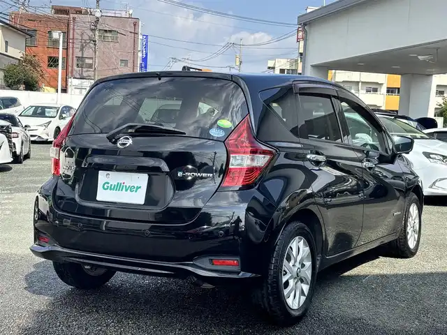 日産 ノート e－パワー X 熊本県 2018(平30)年 4.7万km スーパーブラック 純正ナビ（MM318D-W）/【フルセグTV/CD/DVD/SD/BT】/全方位カメラ/エマージェンシーブレーキ/車線逸脱警報/アダプティブクルーズコントロール/インテリジェントルームミラー/コーナーセンサー/前後ドライブレコーダー/ETC/ステアリングリモコン/LEDオートライト/スマートキー/スペアキー/取扱説明書(車両・ナビ)