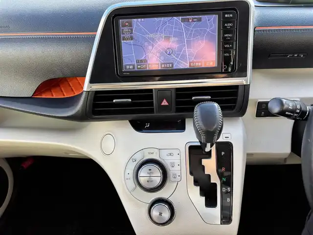 トヨタ シエンタ G 福岡県 2015(平27)年 4万km レッドマイカM バックカメラ/横滑り防止/BT/フルセグTV/SDナビ/ビルトインETC/純正フロアマット/社外アルミホイール/プッシュスタート/スマートキー/スペアキー/両側パワスラ/三列シート