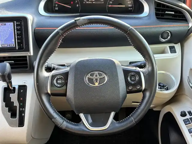 トヨタ シエンタ G 福岡県 2015(平27)年 4万km レッドマイカM バックカメラ/横滑り防止/BT/フルセグTV/SDナビ/ビルトインETC/純正フロアマット/社外アルミホイール/プッシュスタート/スマートキー/スペアキー/両側パワスラ/三列シート