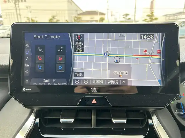 トヨタ ハリアー ハイブリッド Z レザーパッケージ 岡山県 2021(令3)年 9.7万km プレシャスブラックパール 登録時走行距離69650km/GRエアロ/JBLプレミアムサウンド/純正12.3インチナビ/フルセグTV(AM/FM/Bluetooth)/全方位カメラ/ビルトインETC2.0/デジタルインナーミラー/ヘッドアップディスプレイ/トヨタセーフティセンス/・ブラインドスポットモニター/・プリクラッシュセーフティ/・レーダークルーズコントロール/・レーンディバーチャーアラート/D/N席シートヒーター/D/N席ベンチレーション/ステアリングヒーター/クリアランスソナー/横滑り防止装置/アイドリングストップ/パワーバックドア/19インチ純正AW/フロアマット/本革シート/D+N席パワーシート/社外マフラー