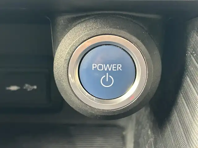 トヨタ ハリアー ハイブリッド Z レザーパッケージ 岡山県 2021(令3)年 9.7万km プレシャスブラックパール 登録時走行距離69650km/GRエアロ/JBLプレミアムサウンド/純正12.3インチナビ/フルセグTV(AM/FM/Bluetooth)/全方位カメラ/ビルトインETC2.0/デジタルインナーミラー/ヘッドアップディスプレイ/トヨタセーフティセンス/・ブラインドスポットモニター/・プリクラッシュセーフティ/・レーダークルーズコントロール/・レーンディバーチャーアラート/D/N席シートヒーター/D/N席ベンチレーション/ステアリングヒーター/クリアランスソナー/横滑り防止装置/アイドリングストップ/パワーバックドア/19インチ純正AW/フロアマット/本革シート/D+N席パワーシート/社外マフラー