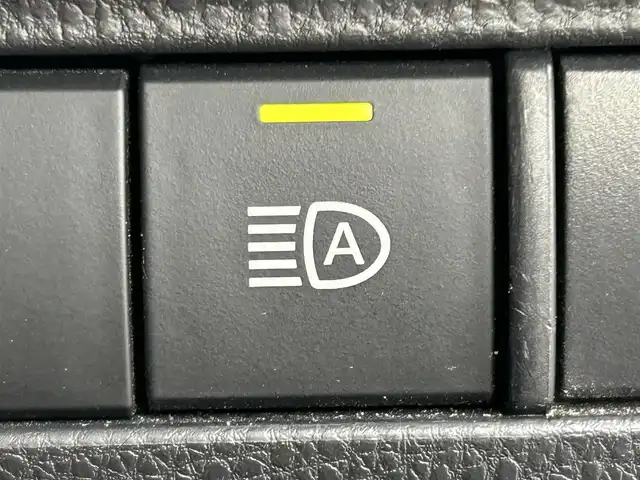 トヨタ ハリアー ハイブリッド Z レザーパッケージ 岡山県 2021(令3)年 9.7万km プレシャスブラックパール 登録時走行距離69650km/GRエアロ/JBLプレミアムサウンド/純正12.3インチナビ/フルセグTV(AM/FM/Bluetooth)/全方位カメラ/ビルトインETC2.0/デジタルインナーミラー/ヘッドアップディスプレイ/トヨタセーフティセンス/・ブラインドスポットモニター/・プリクラッシュセーフティ/・レーダークルーズコントロール/・レーンディバーチャーアラート/D/N席シートヒーター/D/N席ベンチレーション/ステアリングヒーター/クリアランスソナー/横滑り防止装置/アイドリングストップ/パワーバックドア/19インチ純正AW/フロアマット/本革シート/D+N席パワーシート/社外マフラー