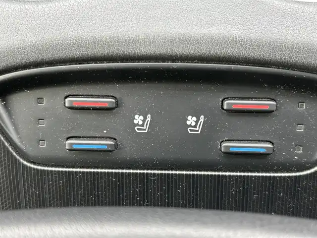 トヨタ ハリアー ハイブリッド Z レザーパッケージ 岡山県 2021(令3)年 9.7万km プレシャスブラックパール 登録時走行距離69650km/GRエアロ/JBLプレミアムサウンド/純正12.3インチナビ/フルセグTV(AM/FM/Bluetooth)/全方位カメラ/ビルトインETC2.0/デジタルインナーミラー/ヘッドアップディスプレイ/トヨタセーフティセンス/・ブラインドスポットモニター/・プリクラッシュセーフティ/・レーダークルーズコントロール/・レーンディバーチャーアラート/D/N席シートヒーター/D/N席ベンチレーション/ステアリングヒーター/クリアランスソナー/横滑り防止装置/アイドリングストップ/パワーバックドア/19インチ純正AW/フロアマット/本革シート/D+N席パワーシート/社外マフラー